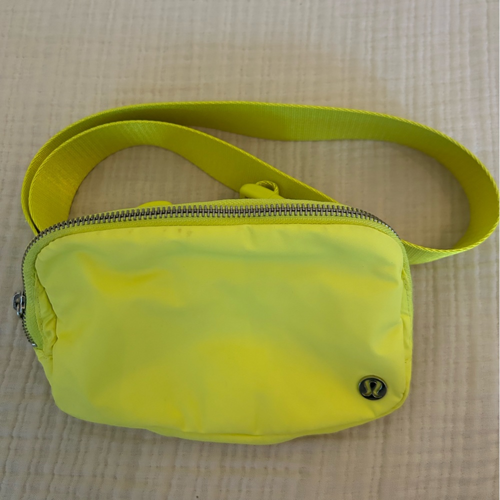 Lululemon belt bag